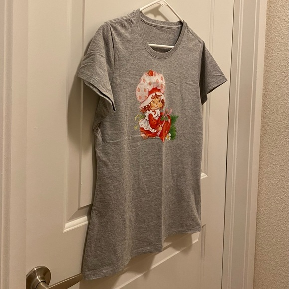 NWOT Strawberry Shortcake tee (M) - Picture 4 of 9